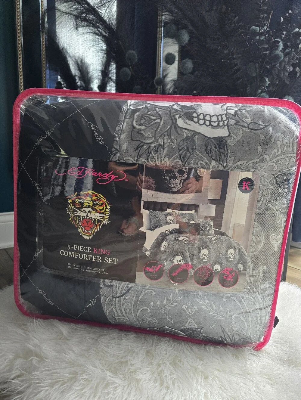 Ed Hardy 5 piece Kind Comforter set new